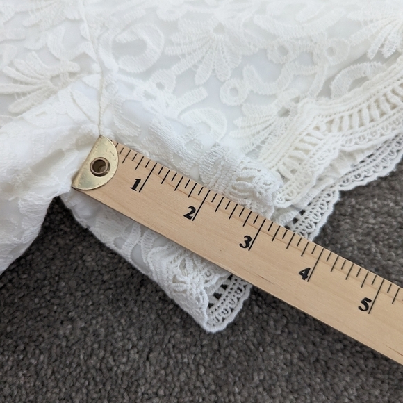 Elegant White Lace High Waist Shorts - Picture 10 of 11